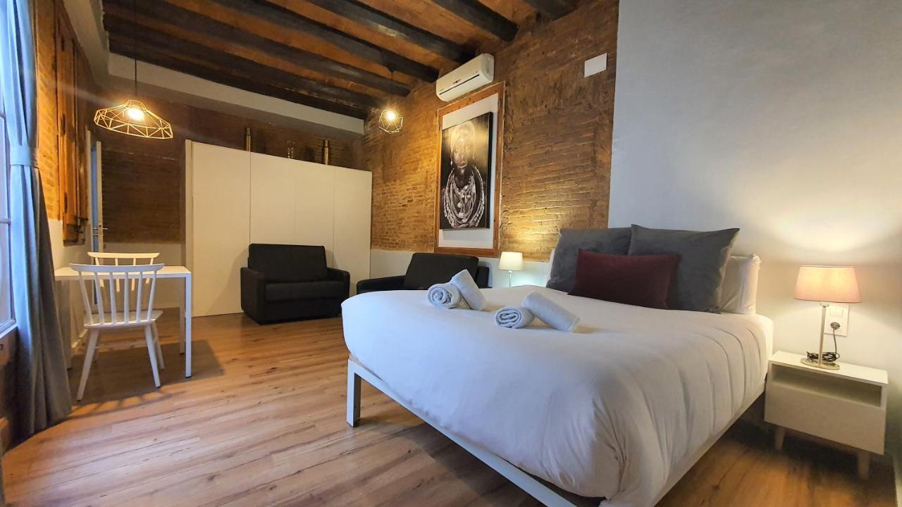 Barrio Gotico Apartments Ferran Barcelona Bagian luar foto